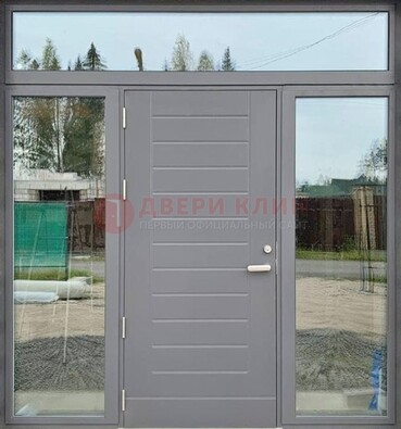 Серая стальная дверь с панелью МДФ и стеклянными фрамугами ДФГ-28 в Луховицах