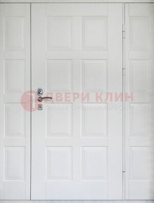Белая входная дверь для коттеджа с МДФ ДМ-536 в Луховицах