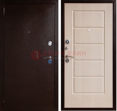 Коричневая металлическая дверь с порошковым окрасом ДП-92 в Волжском