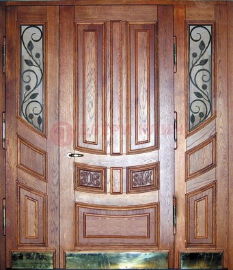 Парадная дверь со стеклом и ковкой ДПР-35 для загородного дома в Луховицах