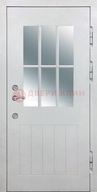 Белая уличная дверь со стеклом ДС-30 в Луховицах