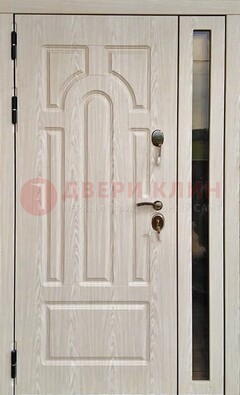 Белая металлическая дверь со стеклом ДС-68 в Луховицах
