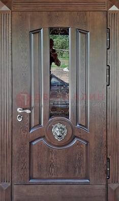 Коричневая уличная дверь со стеклом и ковкой ДСК-107 в Луховицах