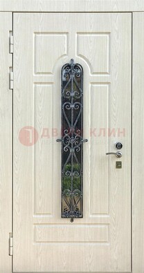 Светлая стальная дверь со стеклом и ковкой ДСК-118 в Луховицах