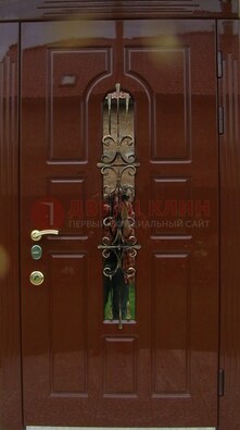 Красивая металлическая дверь со стеклом и ковкой ДСК-33 в Луховицах