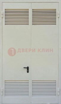 Белая металлическая техническая дверь с вентиляционной решеткой ДТ-6 в Луховицах