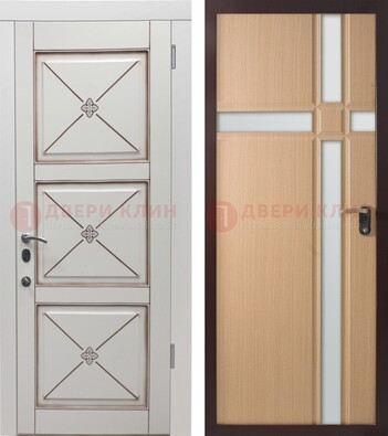 Белая уличная дверь с зеркальными вставками внутри ДЗ-94 в Луховицах